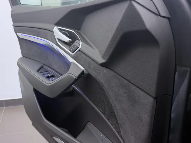 Audi e-tron S quattro