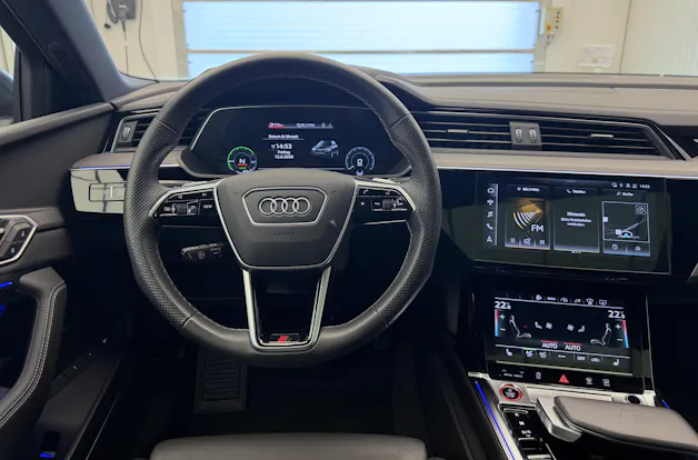 Audi e-tron S quattro