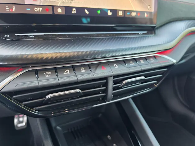 SKODA Octavia Combi 2.0 TSI DSG RS 30 Years Edition