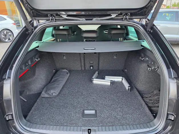 SKODA Octavia Combi 2.0 TSI DSG RS 30 Years Edition