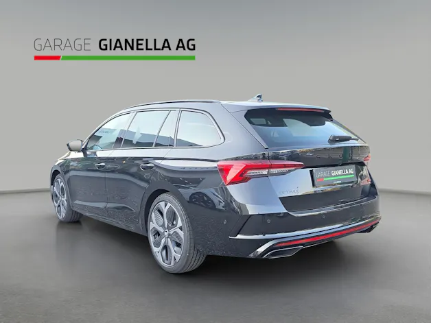 SKODA Octavia Combi 2.0 TSI DSG RS 30 Years Edition