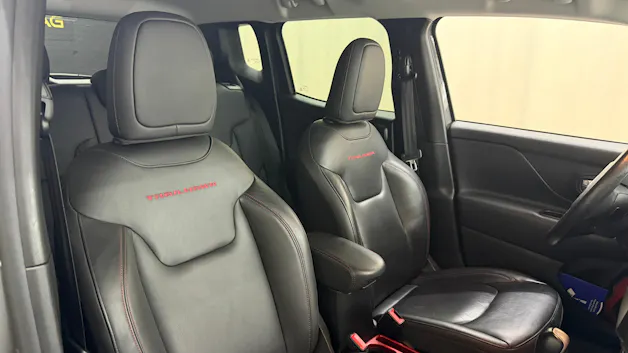 Jeep Renegade 2.0 MJ Trailhawk AWD + Low Range 9ATX