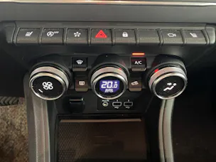 Renault Captur 1.3 TCe EDC Intens EDC