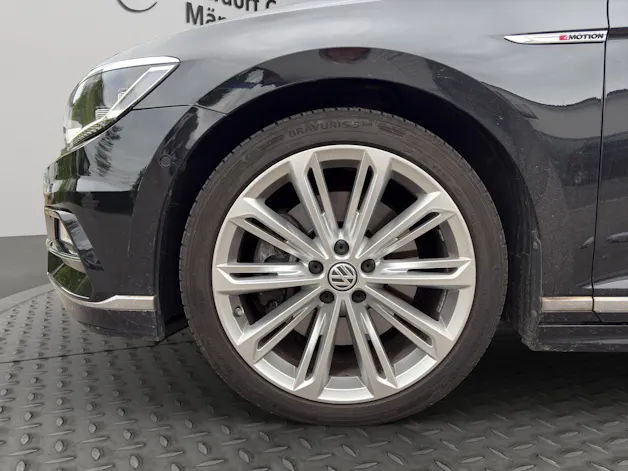 VW Passat Variant 2.0 TDI BMT Sport DSG 4Motion