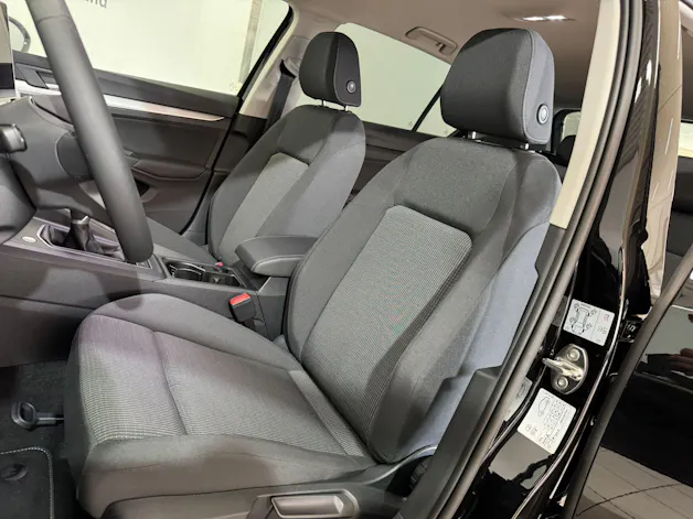 VW Golf 1.5 TSI Basis