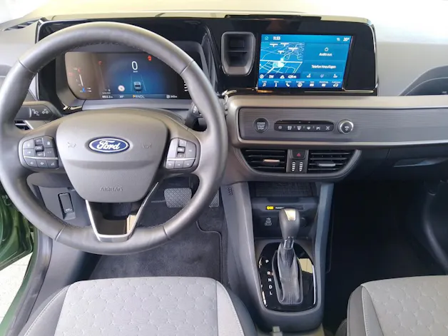 Ford Tourneo Courier 1.0 EcoBoost Titanium