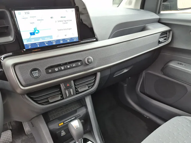 Ford Tourneo Courier 1.0 EcoBoost Titanium