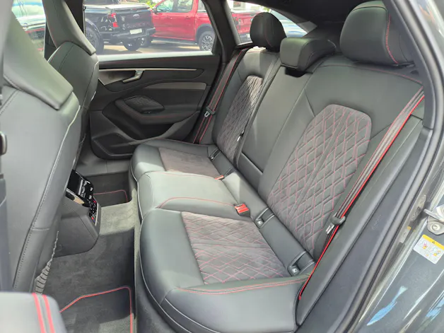Audi A6 Avant TFSI quattro 270 kW S tronic