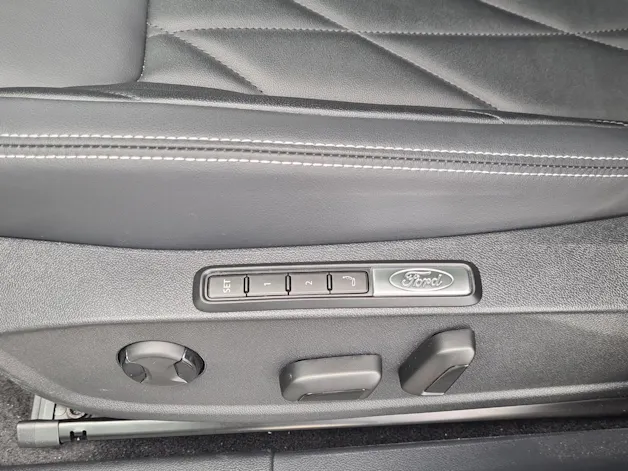 FORD Explorer Extended Range (79 kWh) Premium 4x4 AUTOMAT