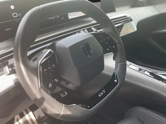Peugeot 5008 1.2 Hybrid 145 GT