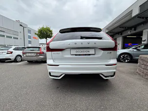Volvo XC60 B5 Benzin Mild Hybrid AWD Plus Dark Geartronic