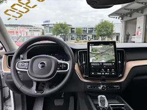 Volvo XC60 B5 Benzin Mild Hybrid AWD Plus Dark Geartronic