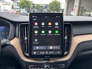 Volvo XC60 B5 Benzin Mild Hybrid AWD Plus Dark Geartronic