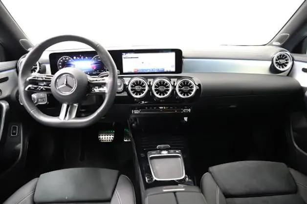 MERCEDES-BENZ CLA SB 250 8G-DCT 4M