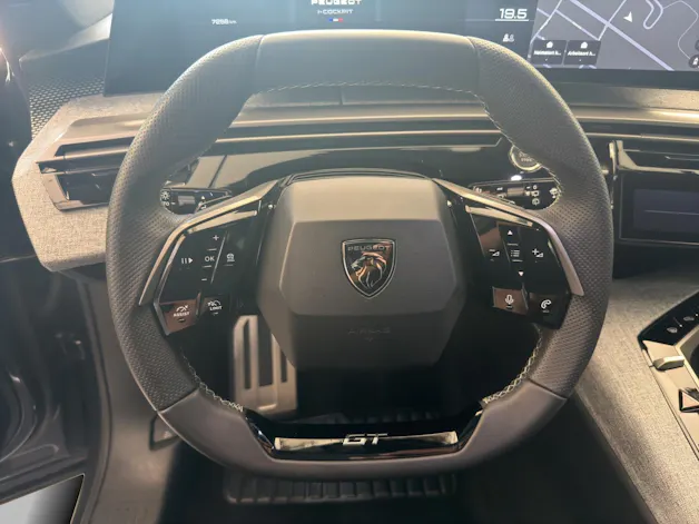Peugeot 5008 1.2 Hybrid 145 GT