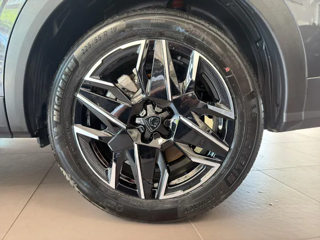 Peugeot 5008 1.2 Hybrid 145 GT