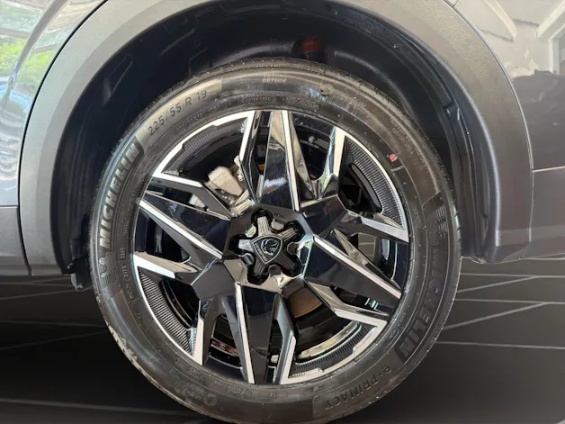 Peugeot 5008 1.2 Hybrid 145 GT