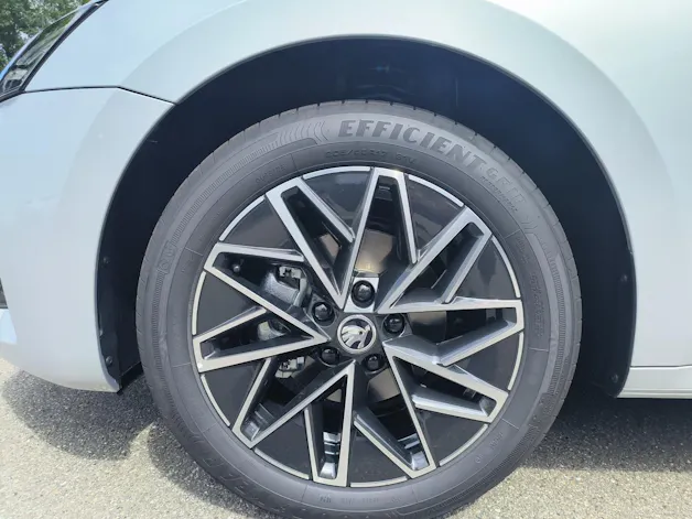 Škoda Octavia Combi 1.5 TSI mHEV DSG Selection