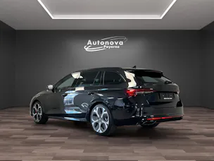 Škoda Octavia Combi 2.0 TSI DSG RS 30 Years Edition