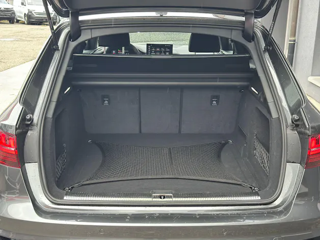 Audi A4 Avant 40 TDI S line Attraction quattro S-tronic