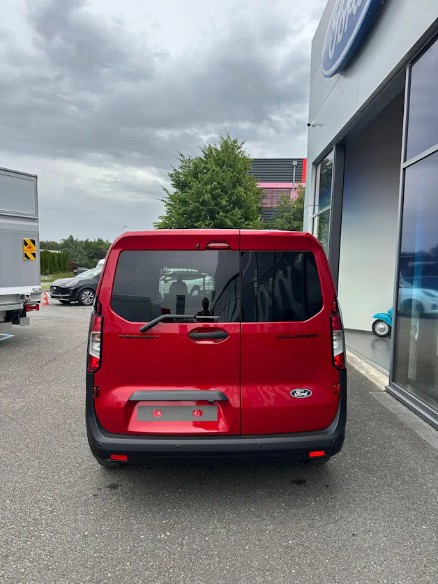 Ford Transit Courier dcab. van 1.0 Trend/125CV/Aut.