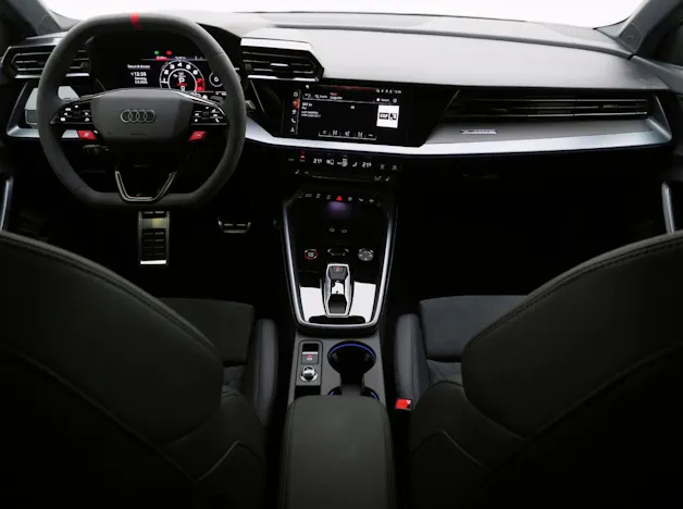 Audi RS3 Limousine 2.5 TFSI quattro S-Tronic