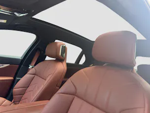 BMW 750e xDrive Steptronic