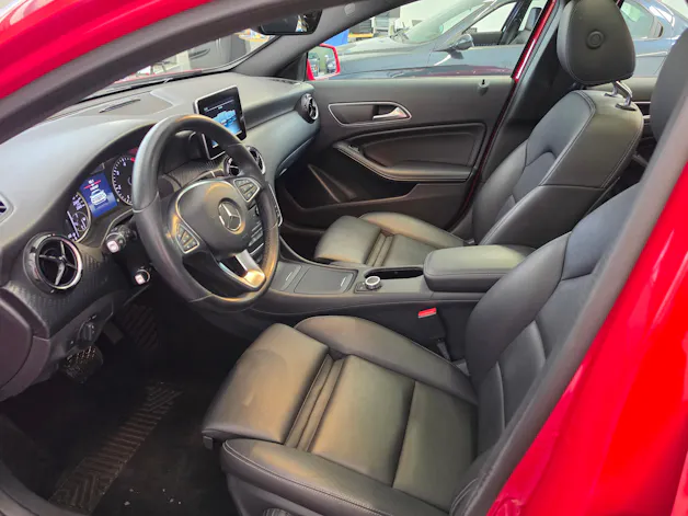Mercedes-Benz GLA 200 CDI Swiss Star Edition 4Matic 7G-DCT