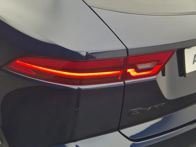 Jaguar E-Pace 1.5 T 300e R-Dynamic HSE AWD
