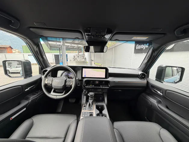 Toyota Land Cruiser 2.8 D 48V 230 Rebel