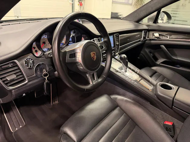 Porsche Panamera 4.8 V8 GTS PDK
