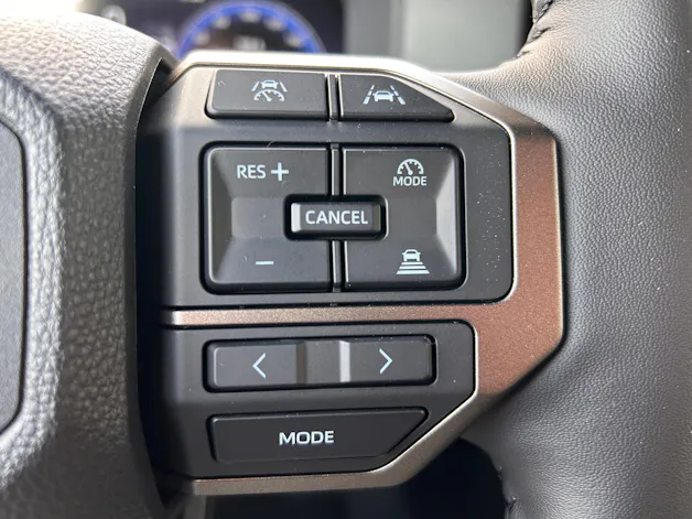 Toyota Land Cruiser 2.8 D 48V 230 Rebel