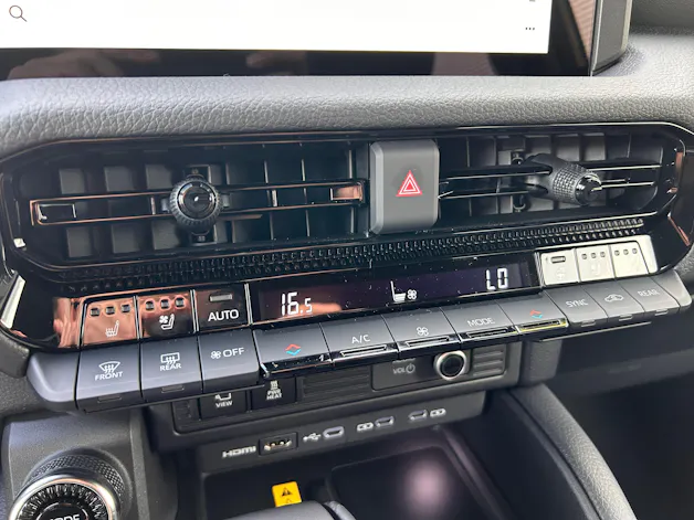 Toyota Land Cruiser 2.8 D 48V 230 Rebel