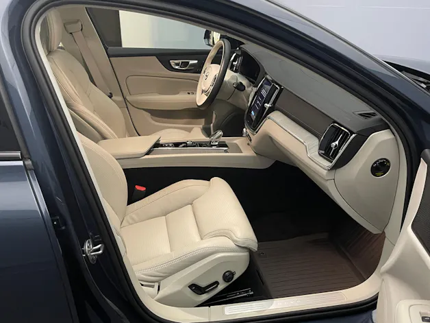 Volvo V60 Cross Country 2.0 B5 Ultimate AWD