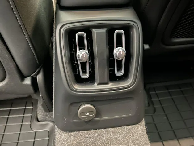 Volvo XC40 1.5 T4 PiH Ultimate Bright