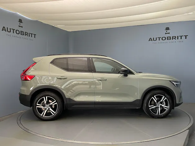 Volvo XC40 2.0 B3 MH Plus Dark