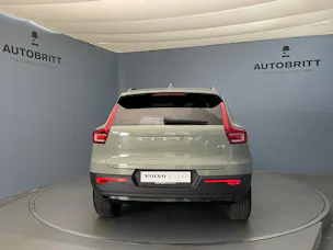 Volvo XC40 2.0 B3 MH Plus Dark