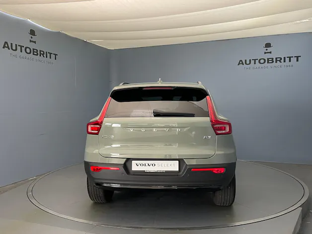 Volvo XC40 2.0 B3 MH Plus Dark
