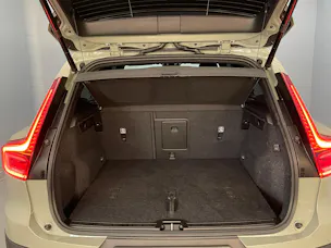 Volvo XC40 2.0 B3 MH Plus Dark