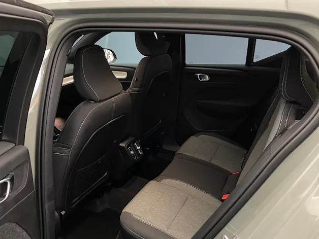 Volvo XC40 2.0 B3 MH Plus Dark