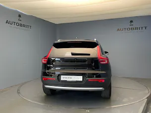 Volvo XC40 2.0 B3 MH Plus Bright
