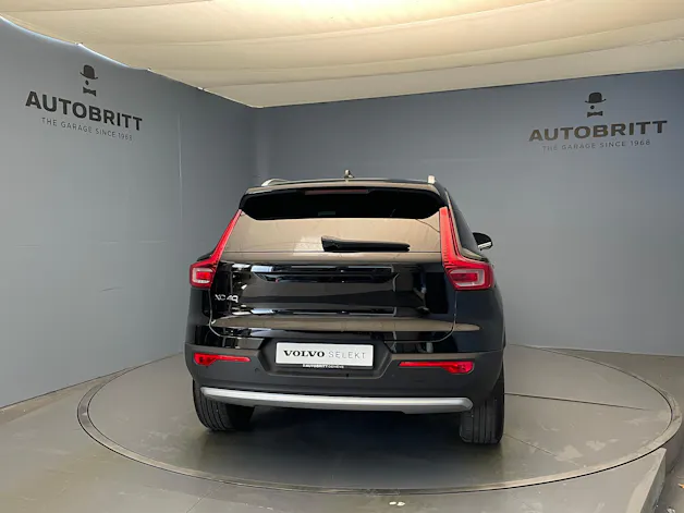 Volvo XC40 2.0 B3 MH Plus Bright
