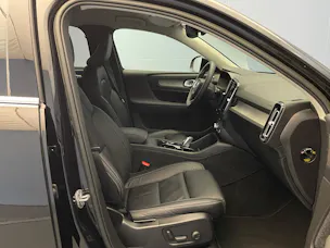 Volvo XC40 2.0 B3 MH Plus Bright
