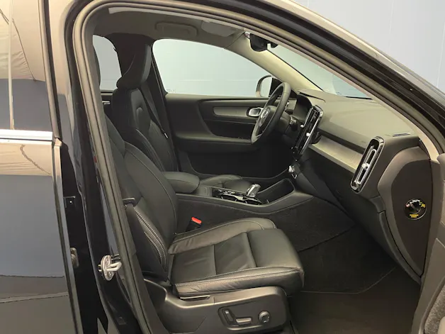 Volvo XC40 2.0 B3 MH Plus Bright