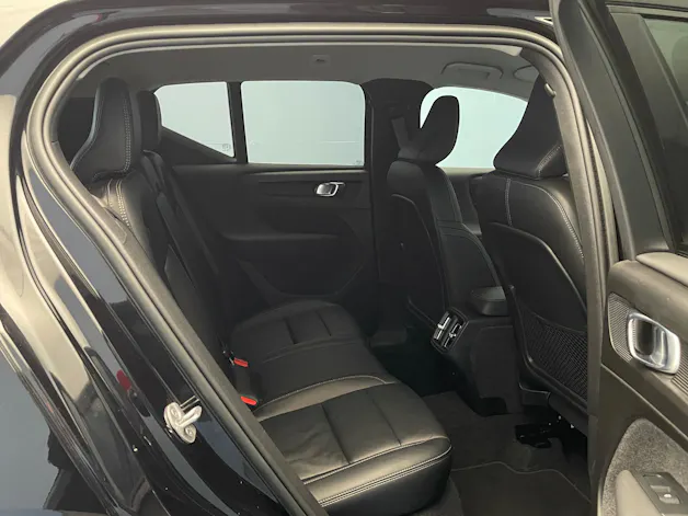 Volvo XC40 2.0 B3 MH Plus Bright