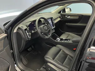 Volvo XC40 2.0 B3 MH Plus Bright