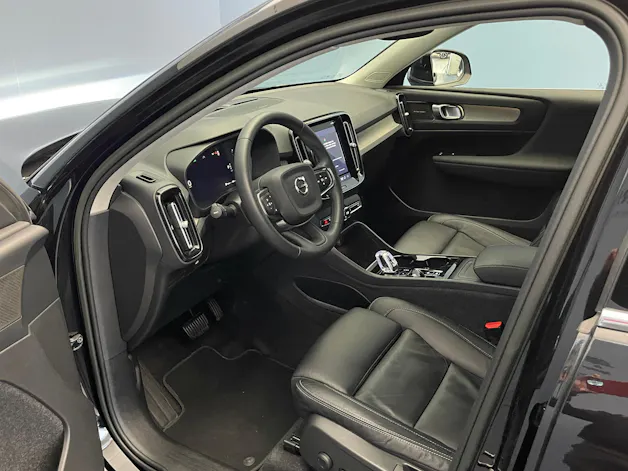 Volvo XC40 2.0 B3 MH Plus Bright