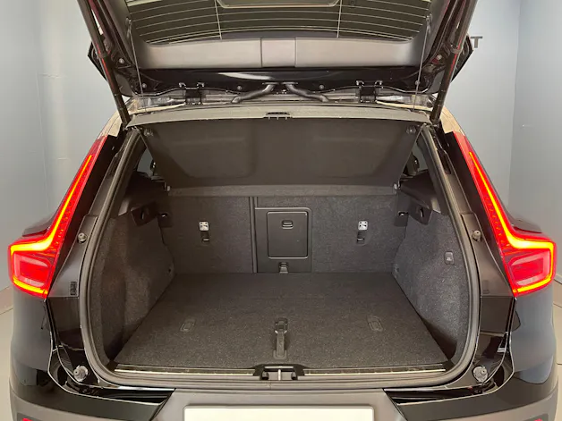 Volvo XC40 2.0 B3 MH Plus Bright