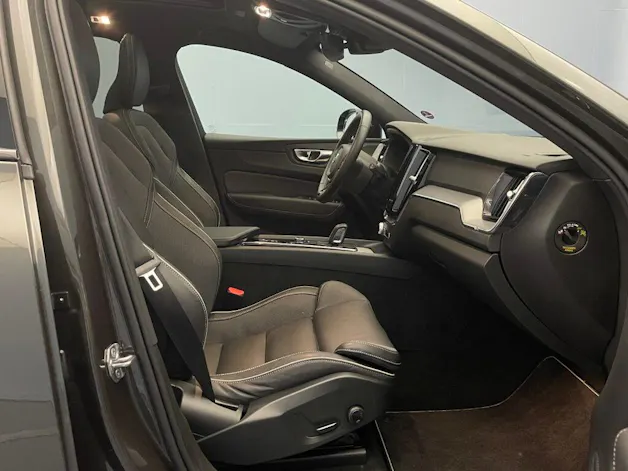 Volvo XC60 2.0 B5 MH R-Design