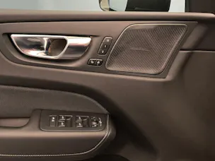 Volvo XC60 2.0 B5 MH R-Design